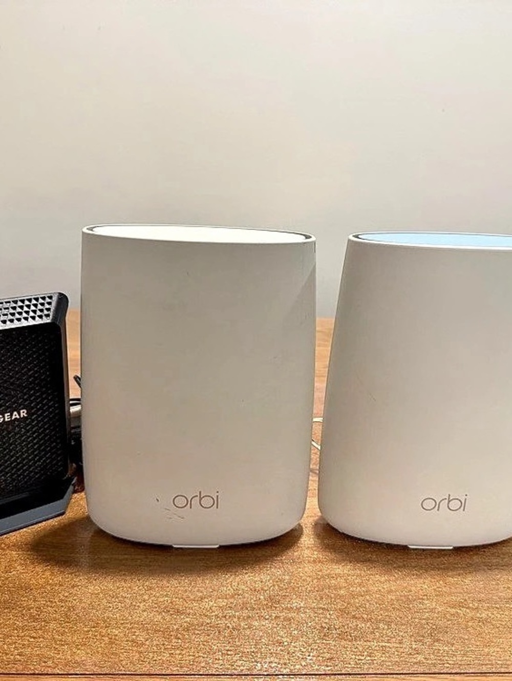 NETGEAR Modem CM700 & Orbi Router RBR50V2 Mesh WiFi System Router + Satellite Co